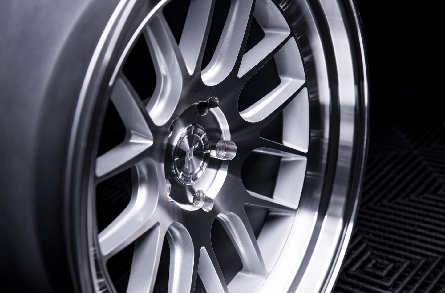 Japan Racing JR-40 19 Zoll