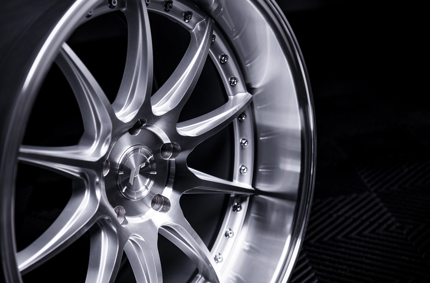 Japan Racing JR-41 19 Zoll